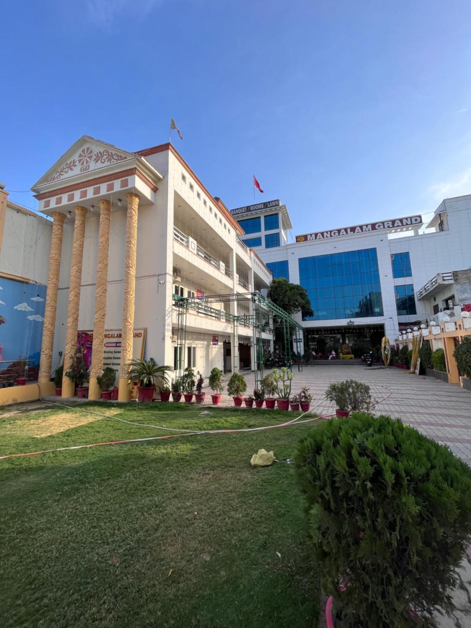 Hotel Mangalam Grand Lucknow Exterior foto